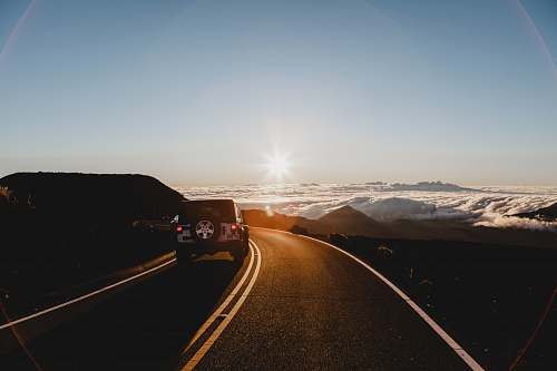 road SUV passing road haleakalā national park